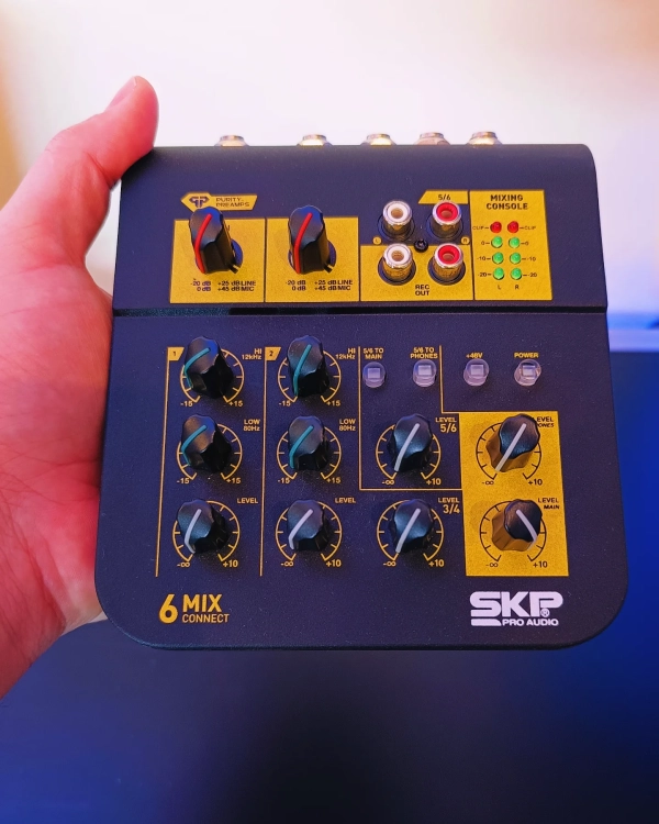 Mesa de Som 6 Canais Compacta SKP Mix Connect 6 - Imagem 21