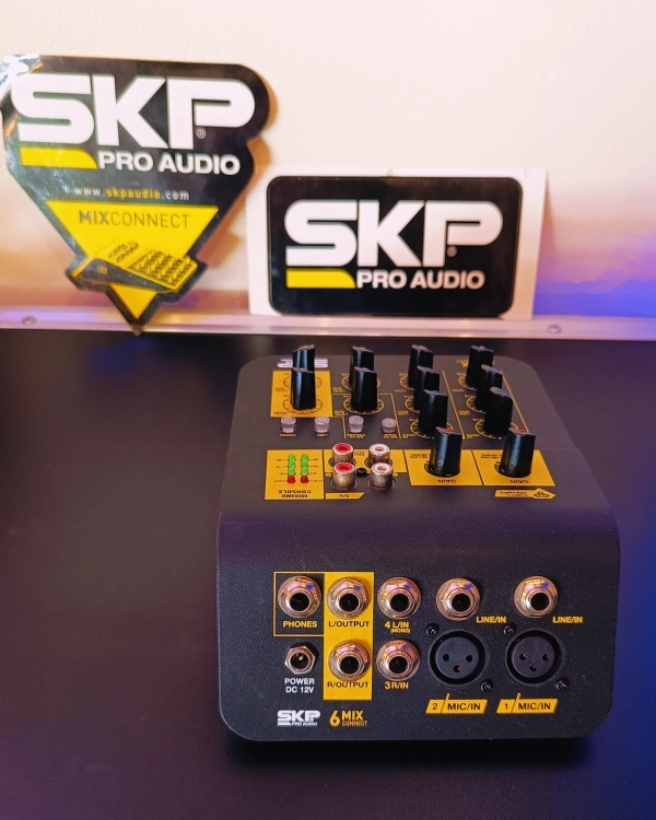Mesa de Som 6 Canais Compacta SKP Mix Connect 6 - Imagem 4