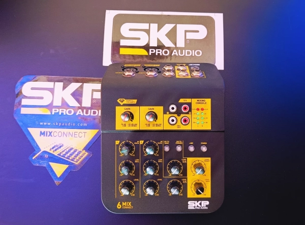Mesa de Som 6 Canais Compacta SKP Mix Connect 6 - Imagem 13