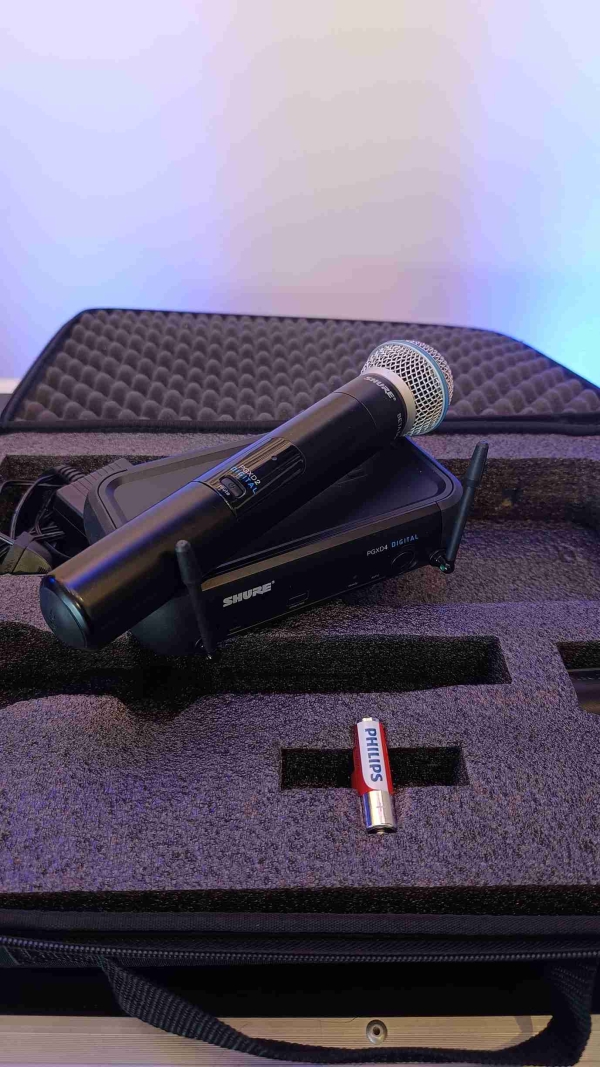Microfone Profissional de Mão SHURE PGXD24/B58– Sistema Sem Fio Digital Cápsula Beta 58A – FREQUÊNCIA HOMOLOGADA ANATEL 902–928 MHz (usado) - Imagem 2
