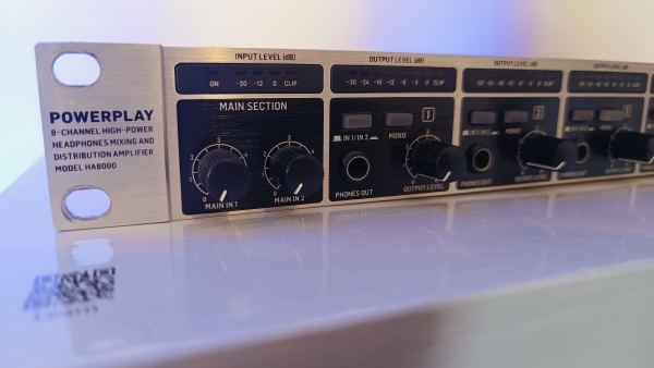 Behringer HA8000 Amplificador de Fones de Ouvido com 8 canais - Imagem 11