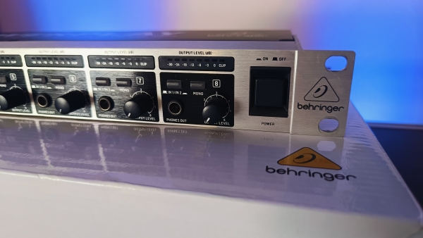 Behringer HA8000 Amplificador de Fones de Ouvido com 8 canais - Imagem 10
