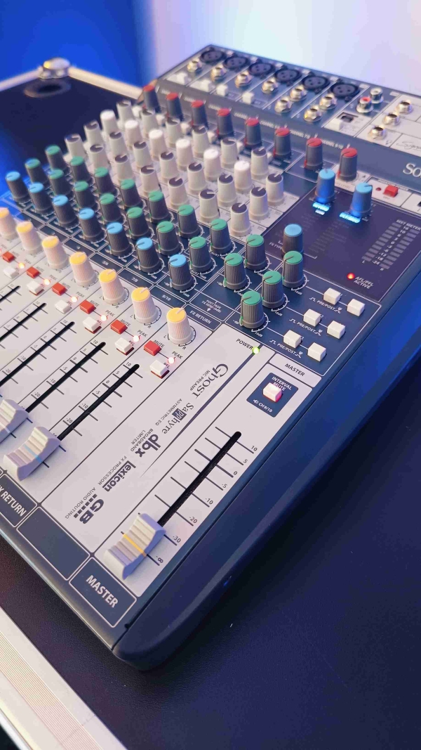 Soundcraft Signature 10 – Mesa Analógica Profissional 10 Canais c/ USB – ( Seminova ) - Imagem 7