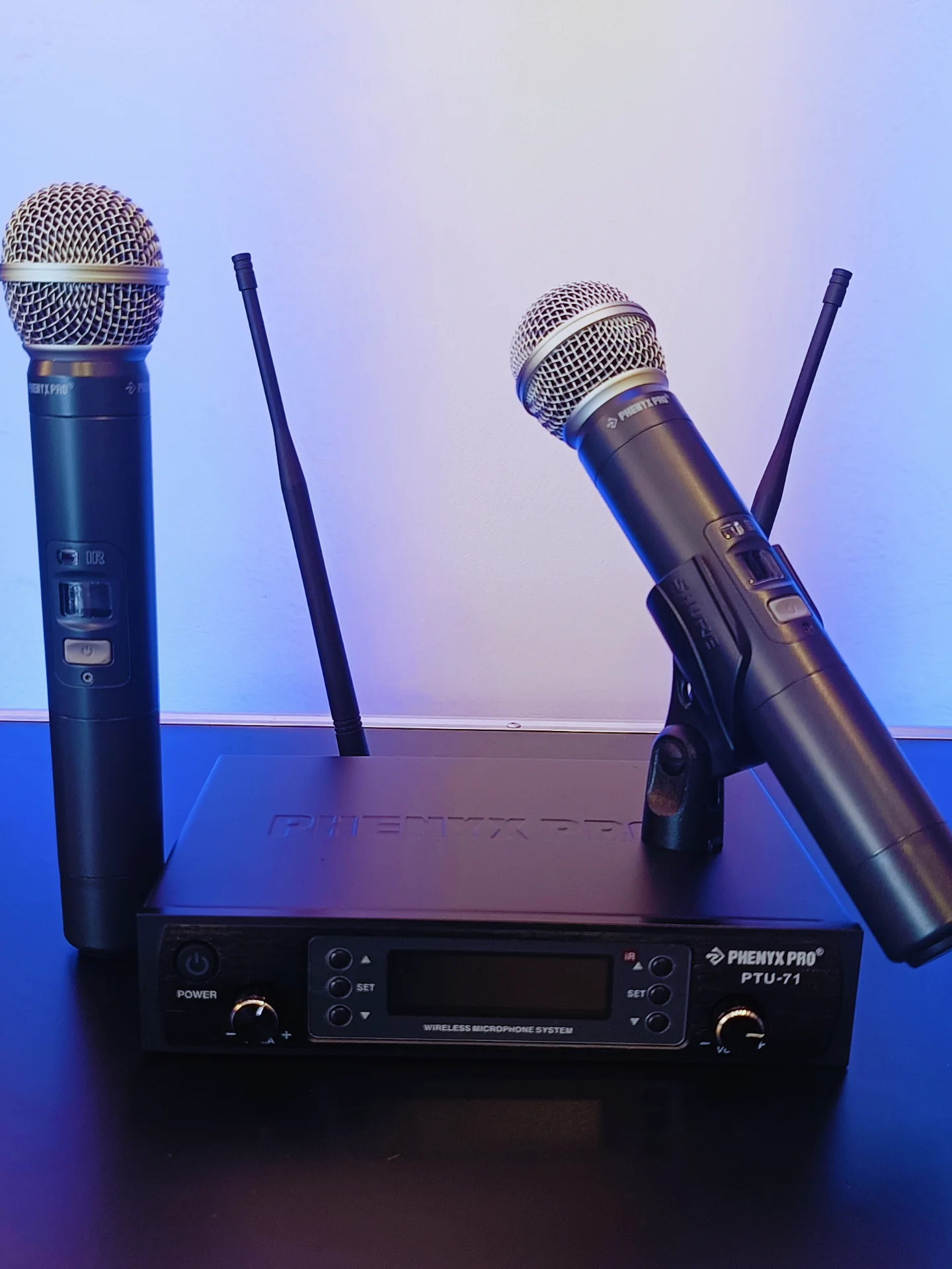 Sistema de Microfone Sem Fio UHF Duplo com Varredura Automática Phenyx Pro PTU-71-2H - Imagem 13