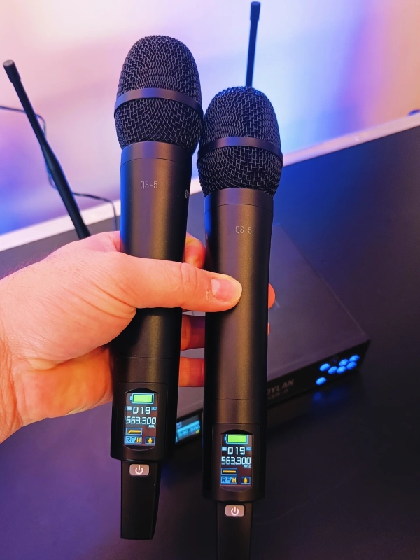 Sistema De Microfone Sem Fio Dylan QS-5 UHF Com 300 Canais Com 2 Bastões ( Recarregável ) - Imagem 22