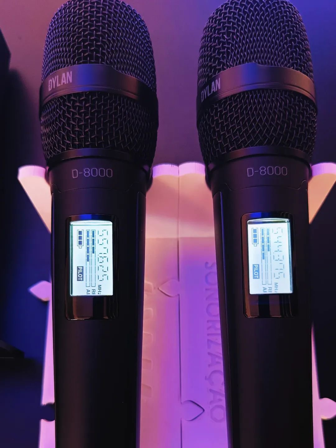 Microfone Sem Fio Duplo Profissional Dylan D-8500s Dinâmico Uhf Preto ( com Case ) - Imagem 26