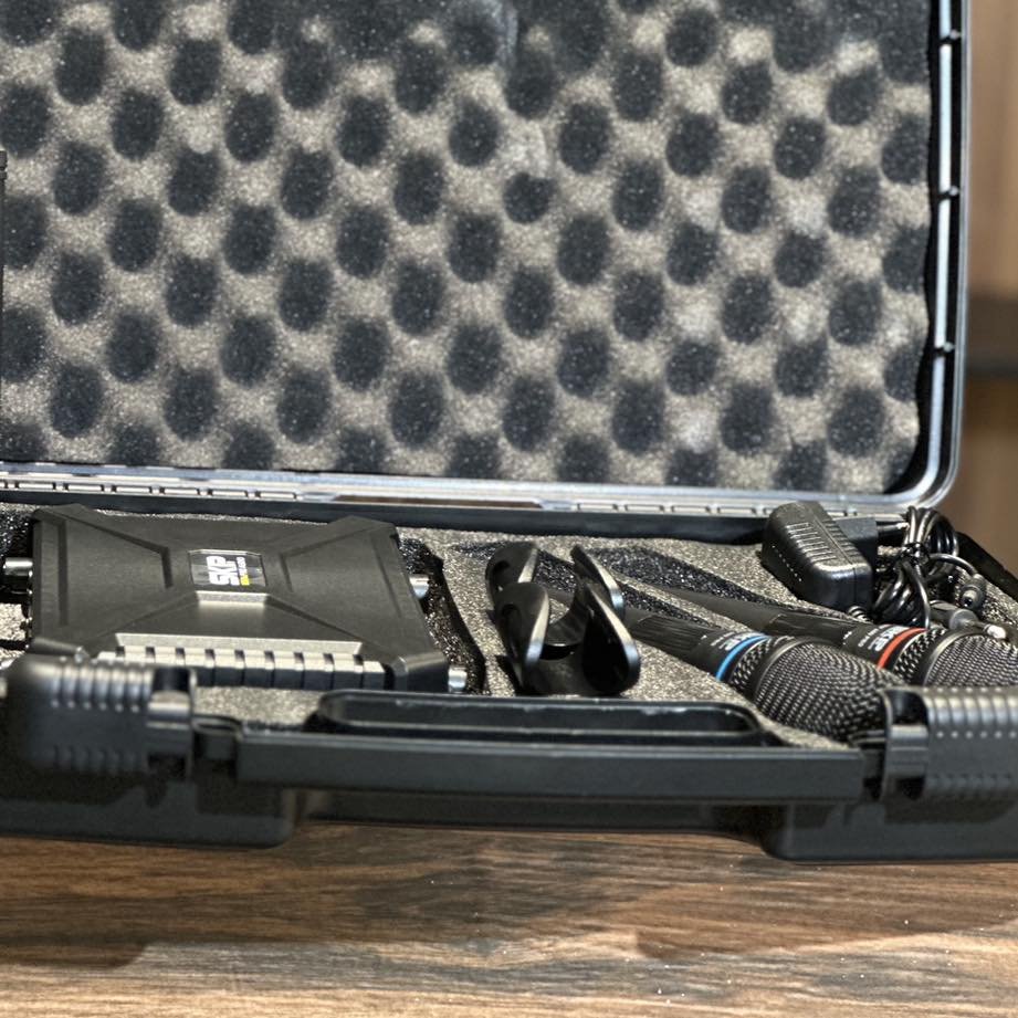 Sistema Microfone Sem Fio SKP UHF 600 PRO – Duplo, 300 Canais - Imagem 17