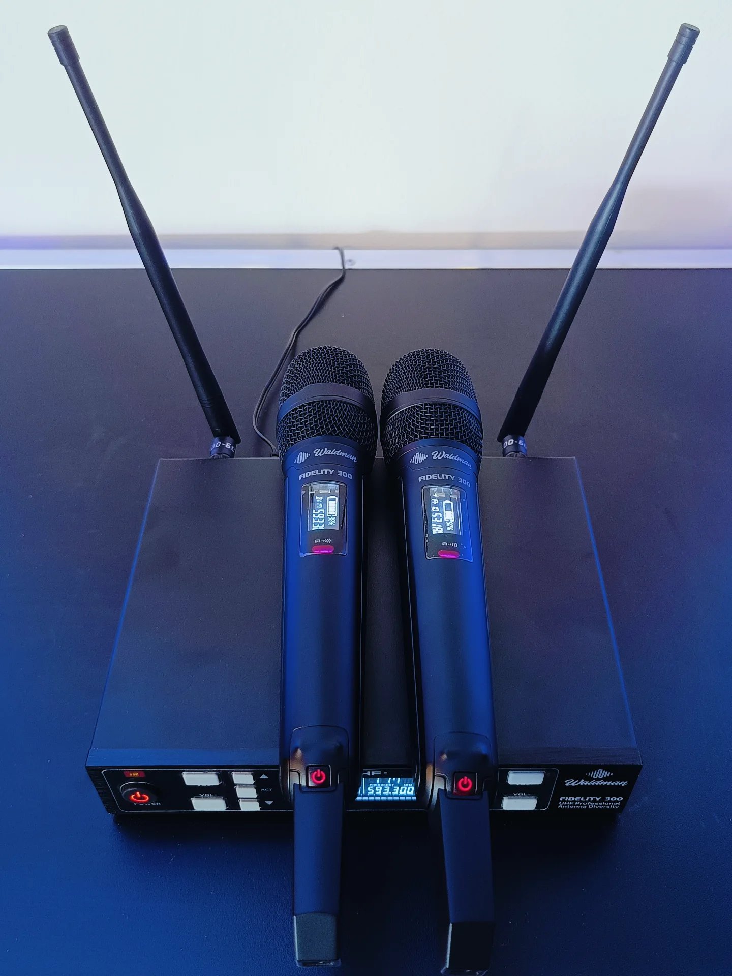 Microfone Bastão Duplo Sem Fio Waldman Fidelity 300 WFD-300 - Imagem 31